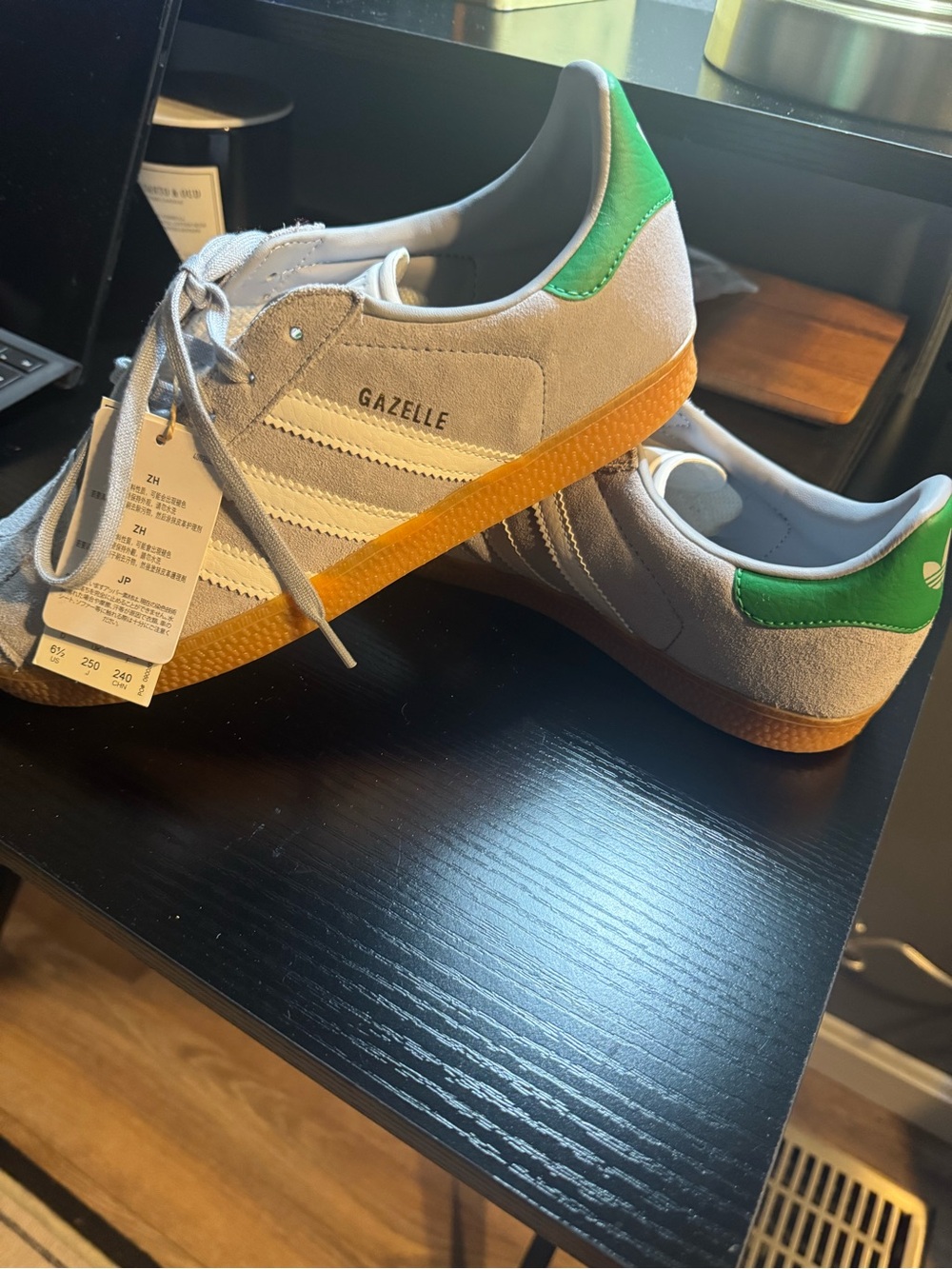 NWT Adidas Originals Gazelle Suede Halo Silver Green Gum Sole 6 1/2